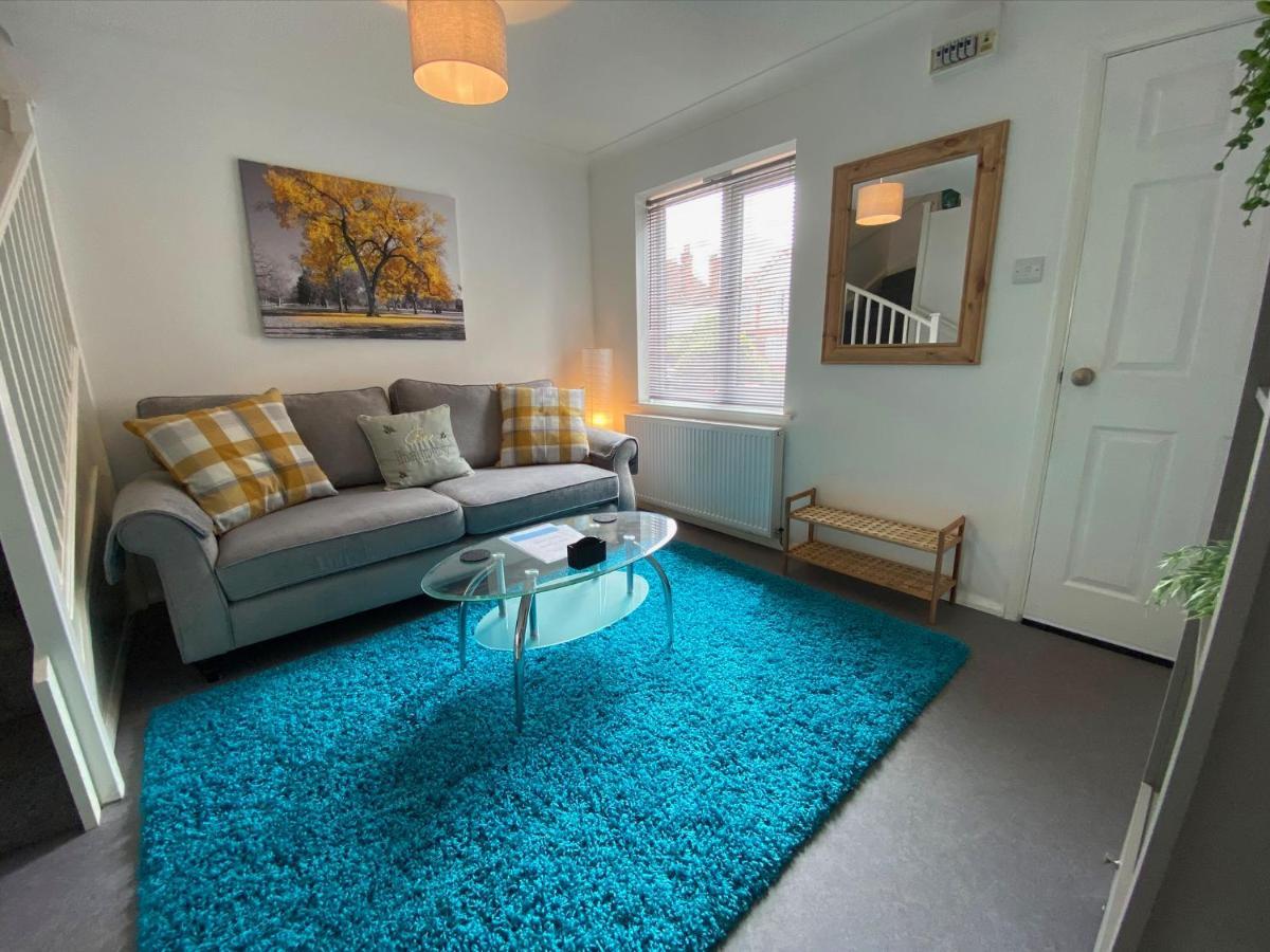2 Bedroom Private House Near Bedford Town And Train Station Exterior foto